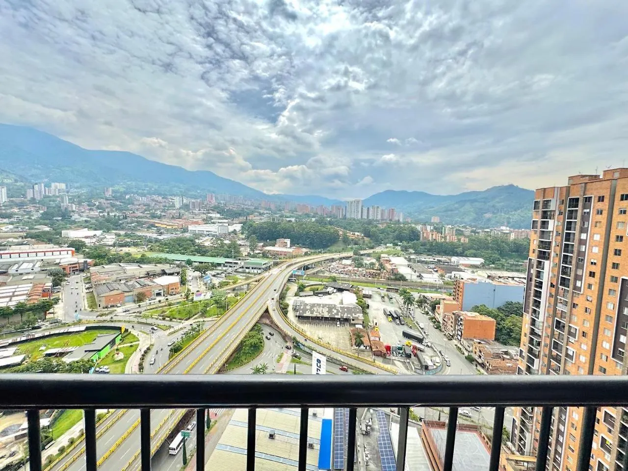 Alojamiento En Sabaneta Con Una Vista Magnifica 3021